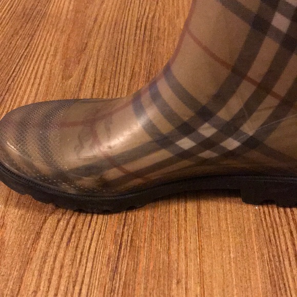 Authentic Burberry Rainboots ☔️ - Picture 3 of 8